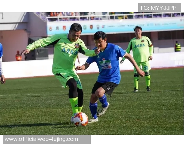 中国足球明星的辉煌瞬间与场上风采全景回顾